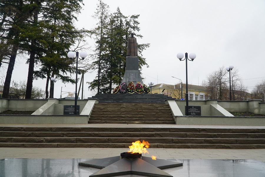 Полное наименование воинского захоронения — Братская могила Великой Отечественной войны №277.