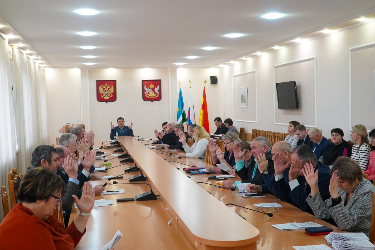 На сессии райсовета.