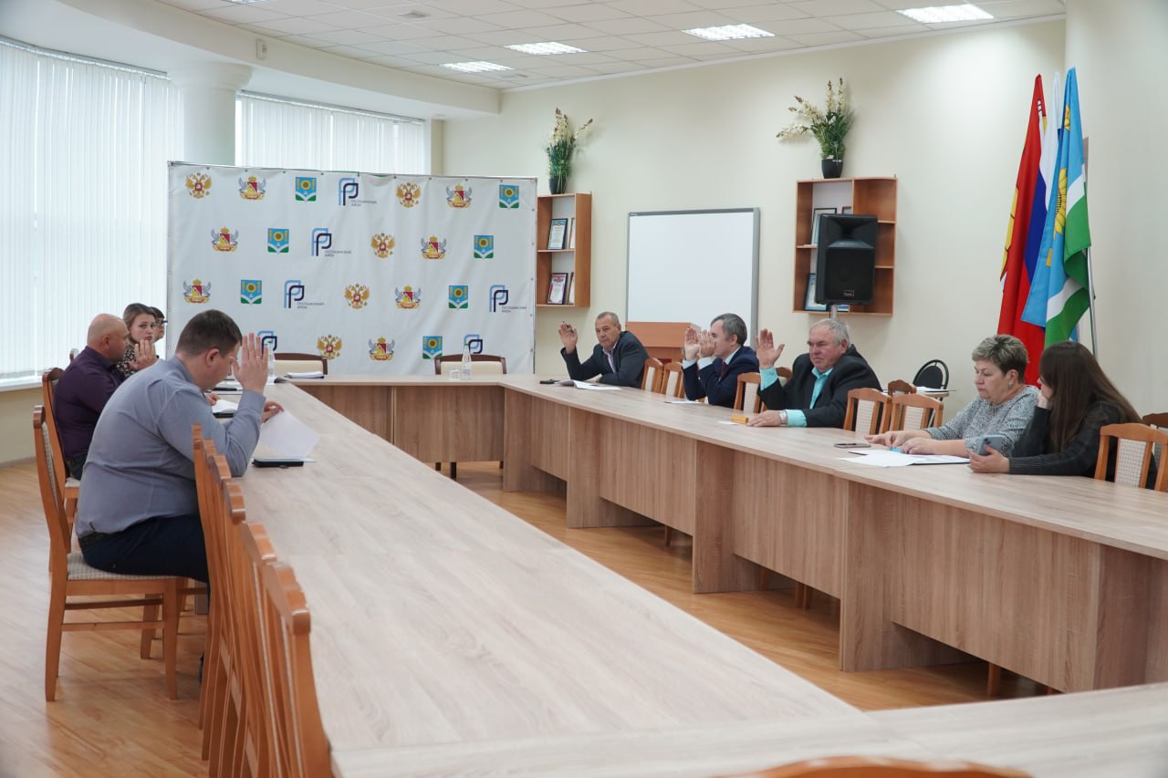На комиссиях райсовета.