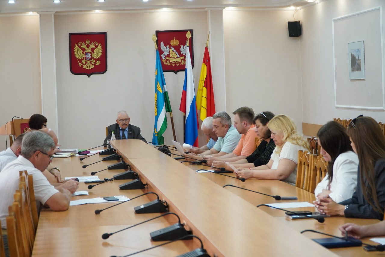 На комиссиях райсовета.