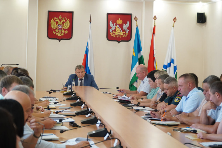 Планёрка с руководителями. Планёрка с руководителями.