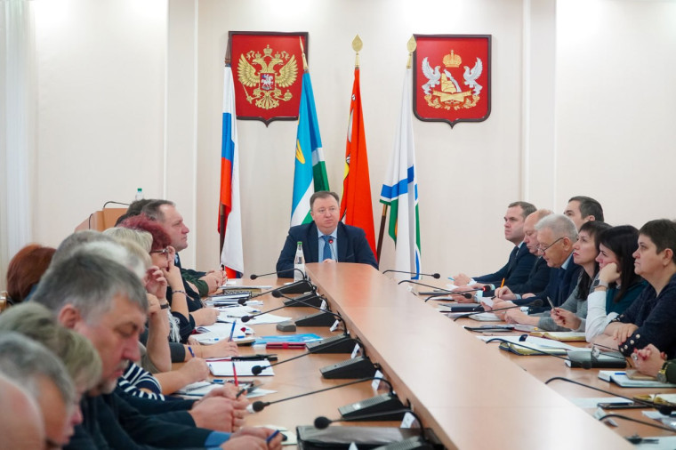 На планёрке в администрации. На планёрке в администрации.