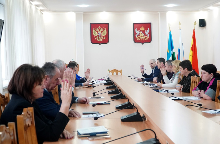 На комиссиях райсовета. На комиссиях райсовета.