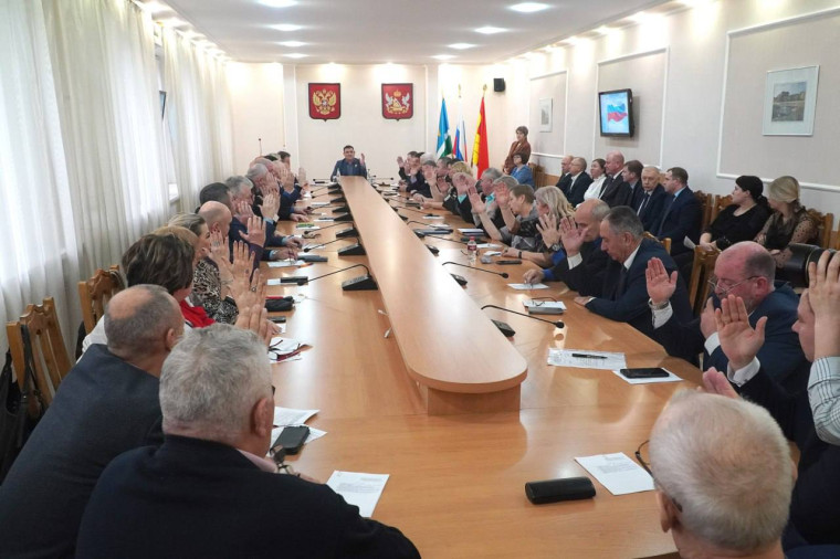 На сессии райсовета. На сессии райсовета.