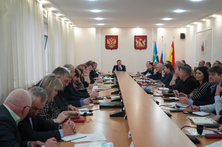 На планёрке в администрации. На планёрке в администрации.