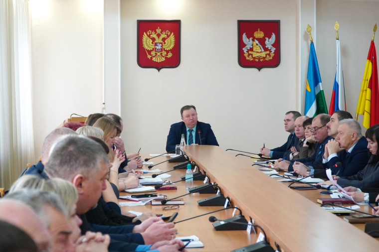 На планёрке в администрации. На планёрке в администрации.