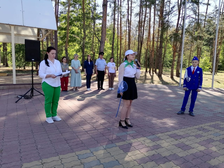 Открытие профильных смен «ЭКОС» и «ЮИД». Открытие профильных смен «ЭКОС» и «ЮИД».