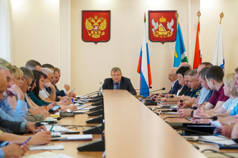 На планерке в районной администрации. На планерке в районной администрации.